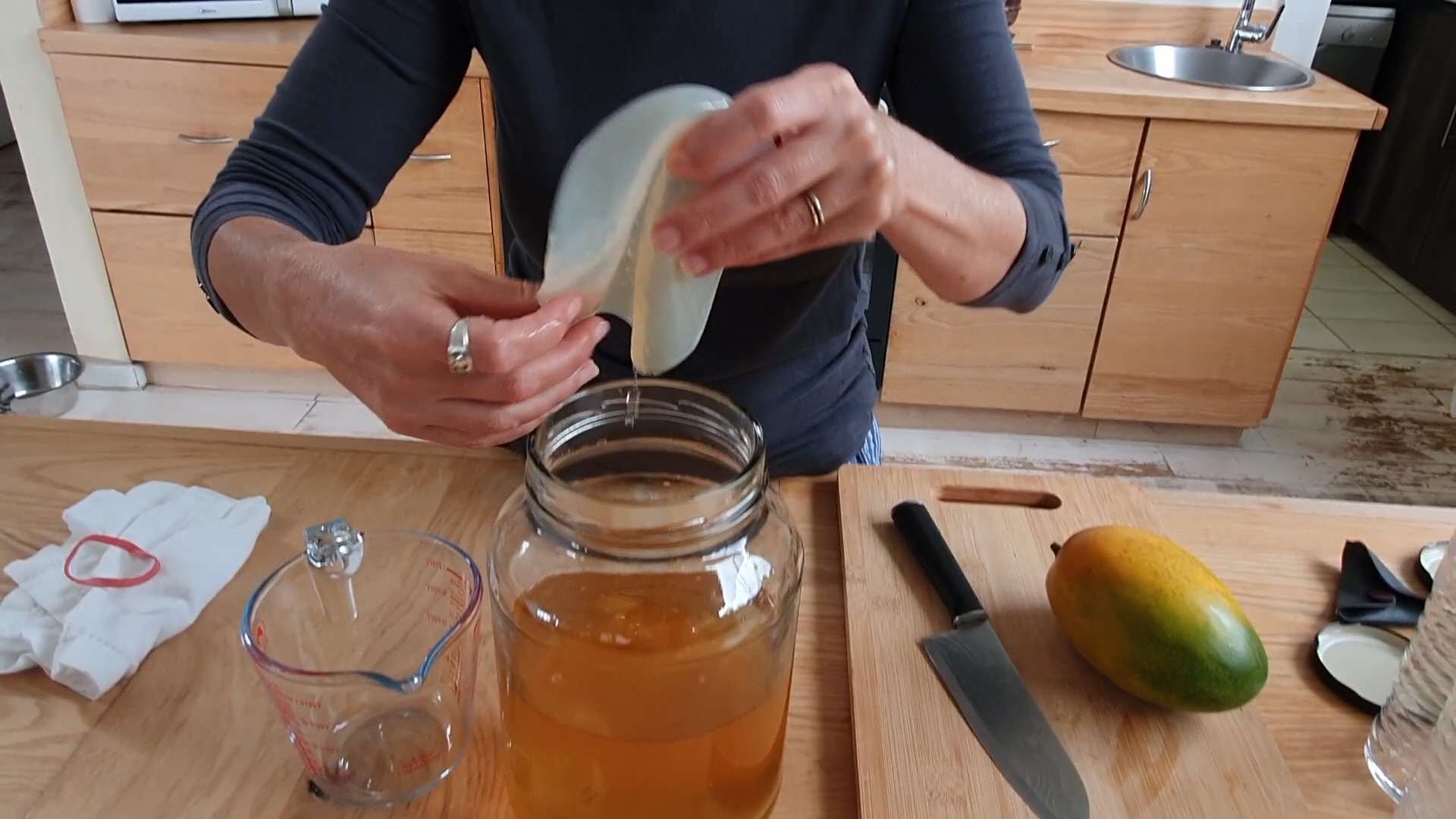 Day 2 – One step in the making of Kombucha
